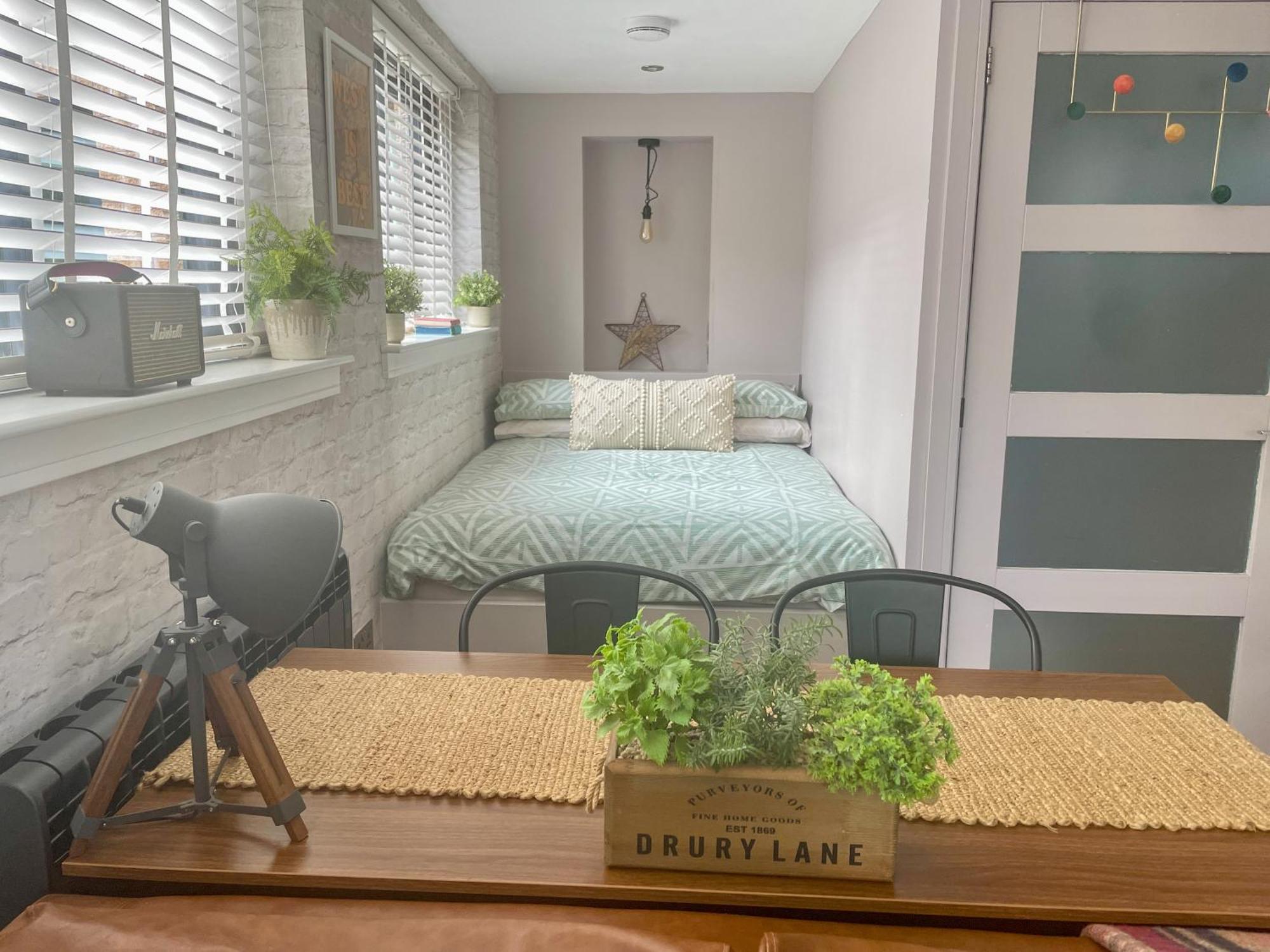 Stylish, Central Studio With Kitchen & Large Deck Fort William Exteriér fotografie